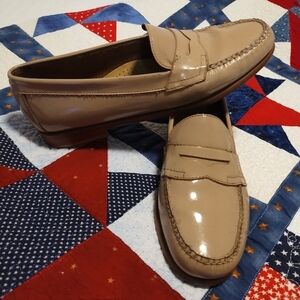G.H. Bass Weejunn  Men's Tan Loafers